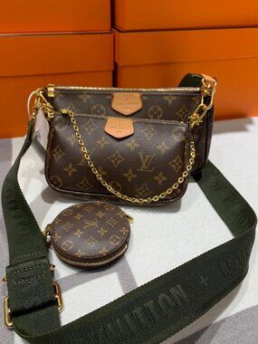 Louis Vuitton Multi Pochette Accessoires / Monogram